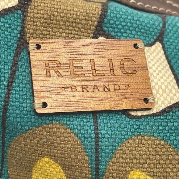 Relic Womens Shoulder Bag Hobo Zip Closure Double Strap Multicolor Butterfly - Picture 13 of 15